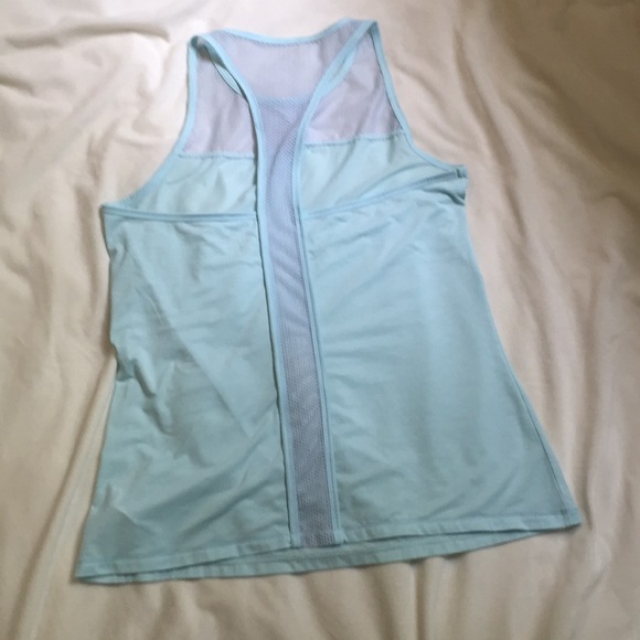 Athleta pale blue active tank - Picture 4 of 10